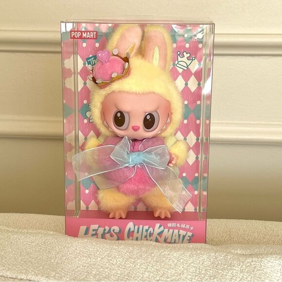 THE MONSTERS Let's Checkmate Series-Vinyl Plush Hanging Card NWT - Picture 4 of 11